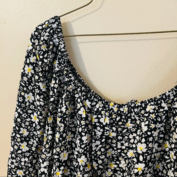 NWT Black Floral Smocked Blouse - Picture 7 of 7
